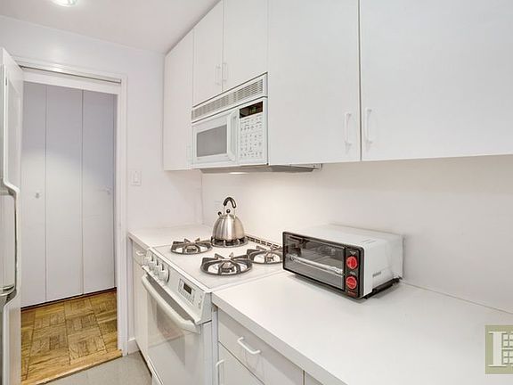 3rd image of 345 E 69th St APT 6E