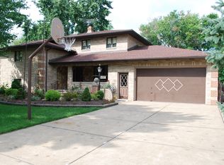 486 Locklie Dr, Highland Heights, OH 44143
