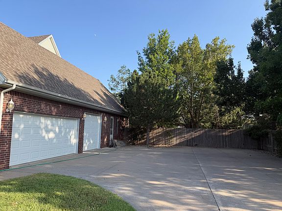 5th image of 2140 Nevada Dr