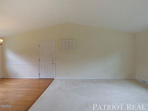 5th image of 5646 Verta Dr NE