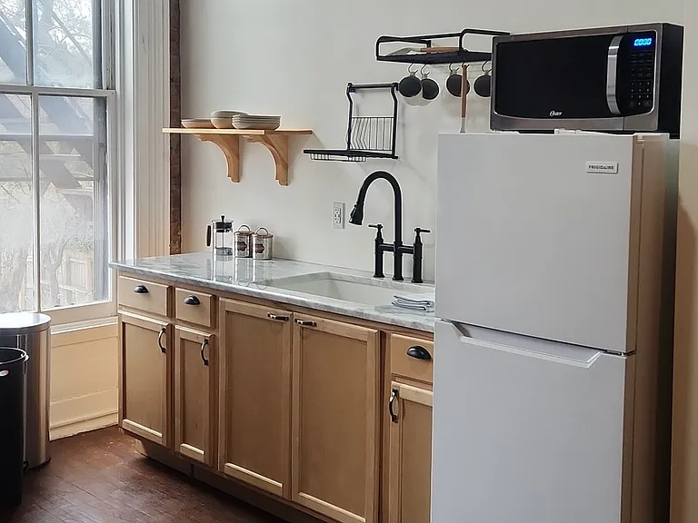 484 Madison Ave #1 — Photo 5