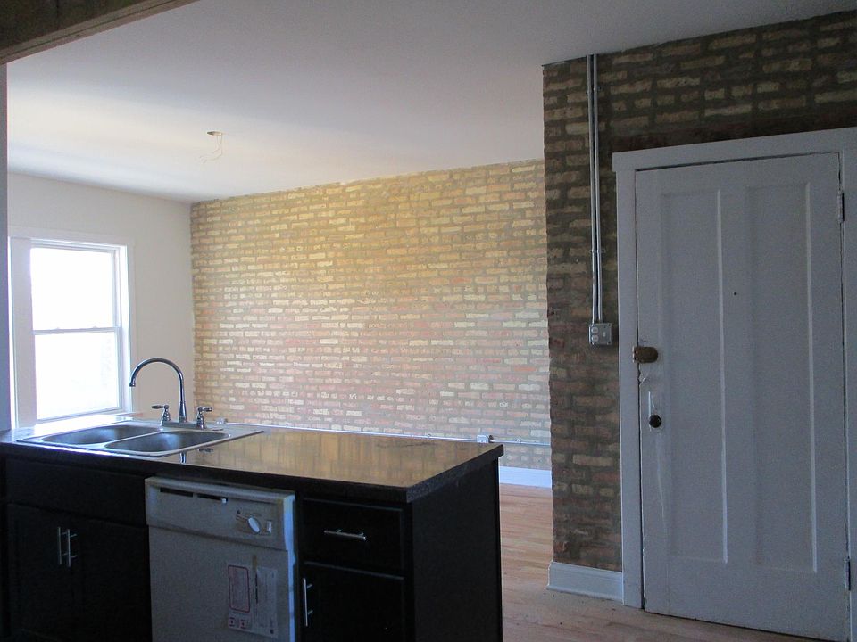 1st image of 4744 N Whipple St APT 2B