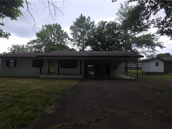 107 Mountain St, Danville, AR 72833