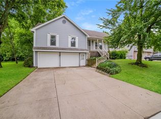 1209 SE 7th St, Lees Summit, MO 64063