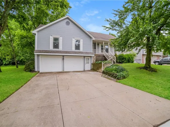 1209 SE 7th St, Lees Summit, MO 64063