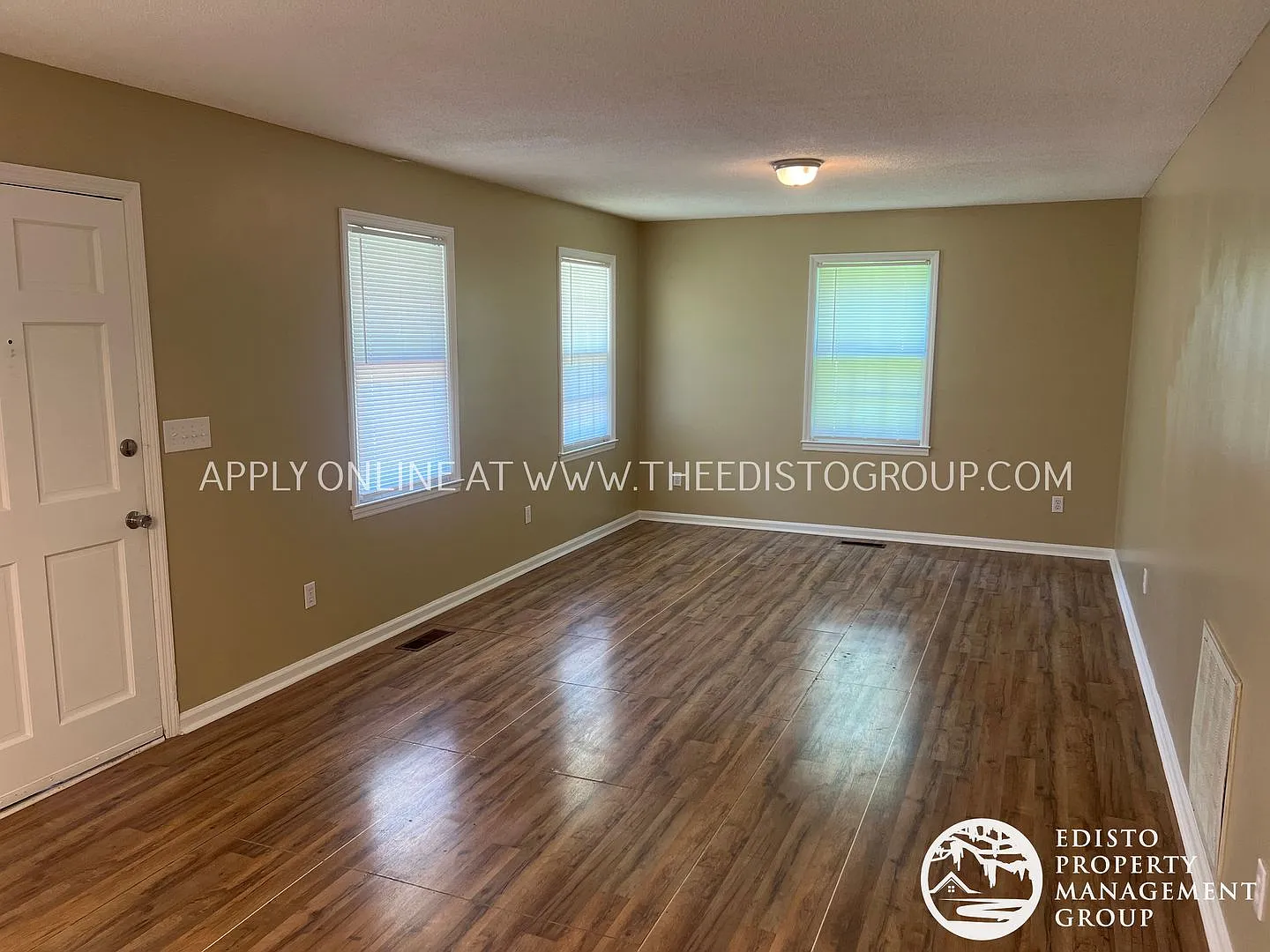 Centrally Located Two Bedroom, One Bathroom Home — Photo 2