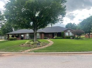 117 Elmwood Cir, Elk City, OK 73644