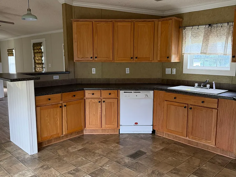 144 McCallister Rd — Photo 6