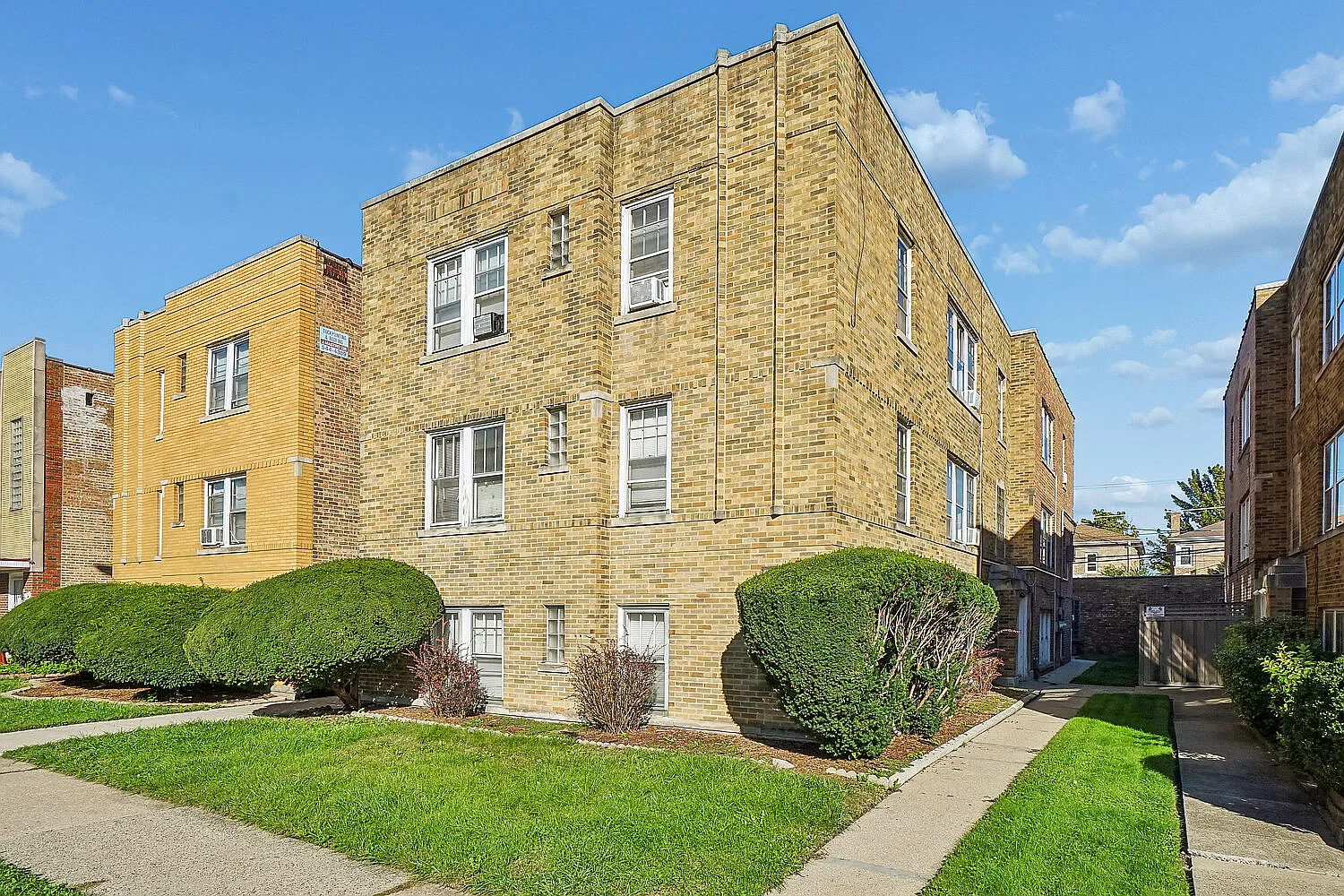 2 bed, $1,675 — Photo 2