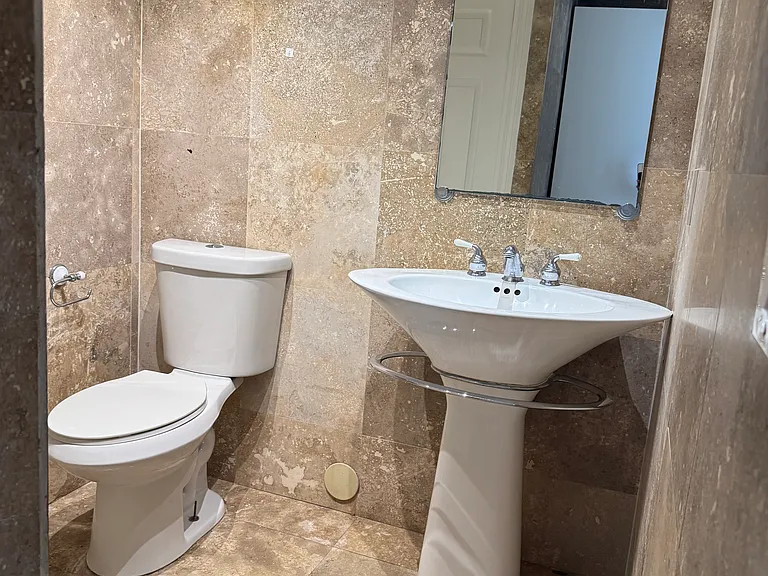 215 Lakeview Dr #105 — Photo 11
