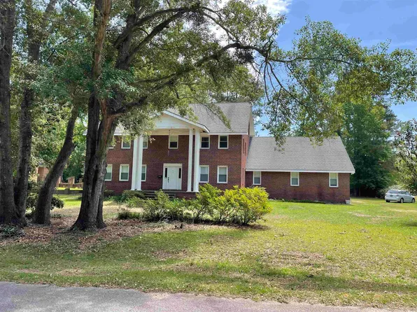 1466 Woodland Dr., Kingstree, SC 29556