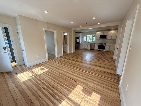4th image of 33-35 Leach St #2