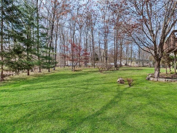 59 Lake Glenacom Road, Mahopac, NY 10541