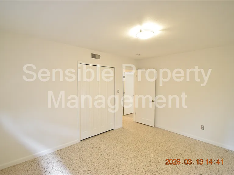 528 Suwanee Cir — Photo 21
