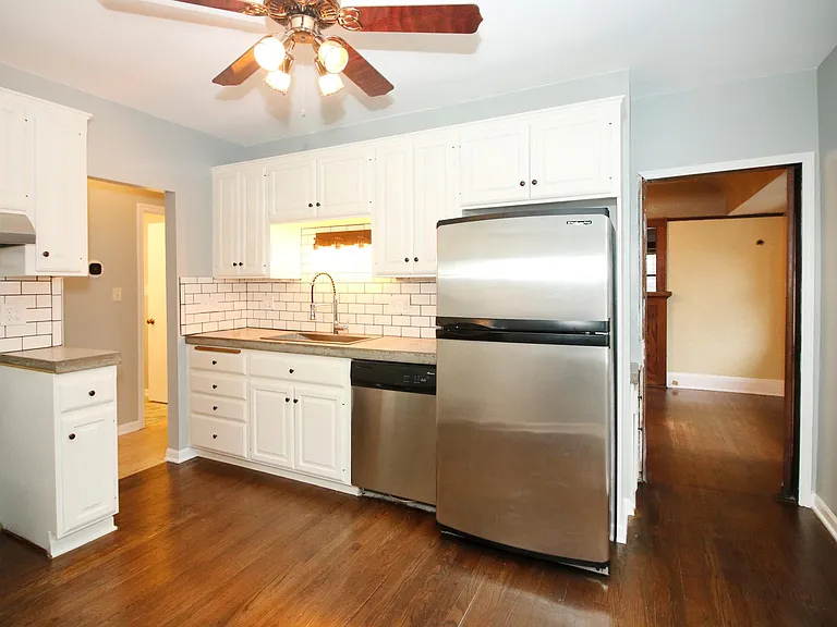 3149 S Hanson Ave #LOWER — Photo 9