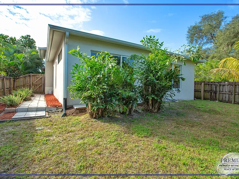 3555 Poinsettia Ave — Photo 38