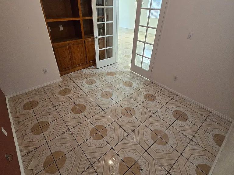 9708 Laurel Park Ave — Photo 3