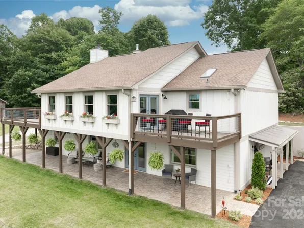 111 Bridlewood Trl, Mills River, NC 28759