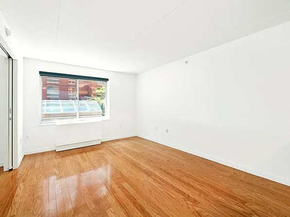 555 W 23rd St APT N4r, New York, NY 10011