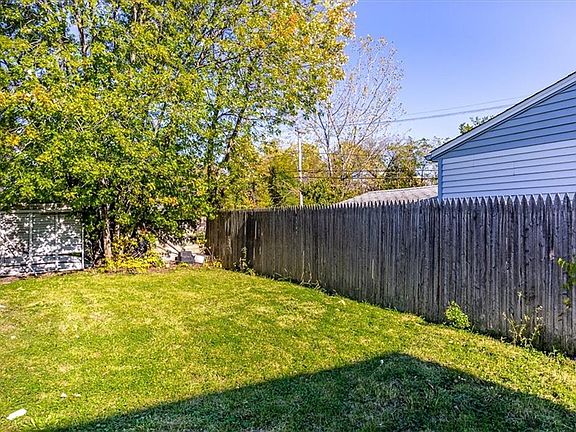 5th image of 128 Albert Ave