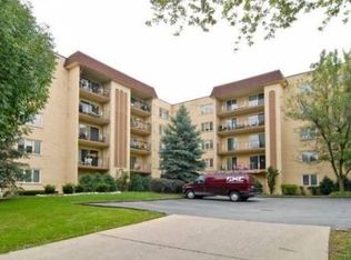 6433 W Belle Plaine Ave APT 205, Chicago, IL 60634