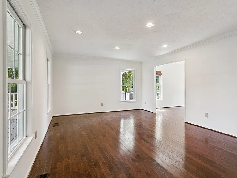3517 Mott Ln — Photo 26