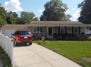 18 Pine Hill Ct, New Bedford, MA 02745