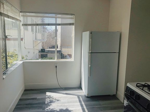 3rd image of 1708 Euclid Ave #4