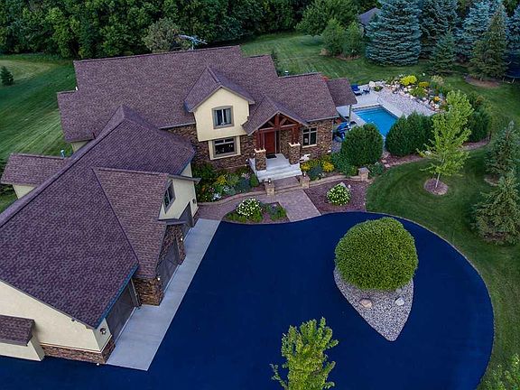 2nd image of 31 Trail Dr