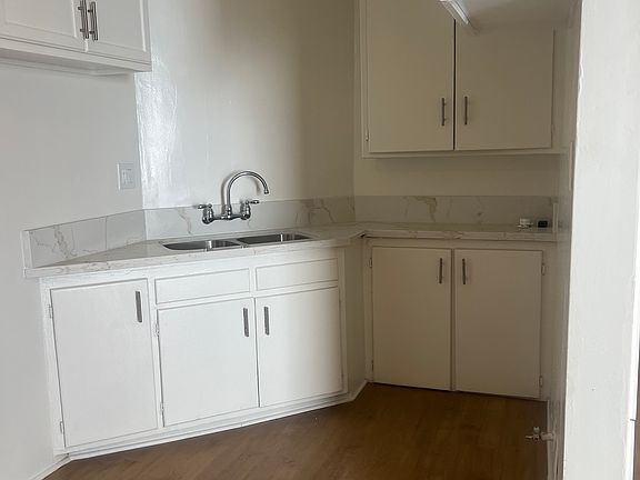 5th image of 5762 San Vicente Blvd APT 12A