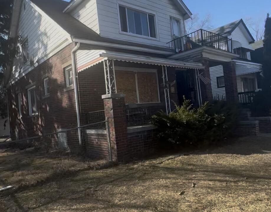 1st image of 15703 Snowden St