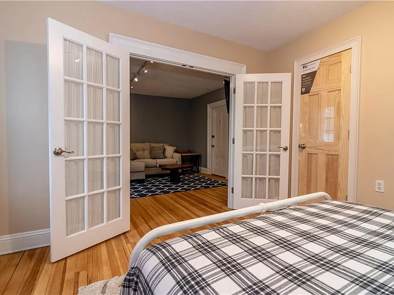 21 School St #3 — Photo 17