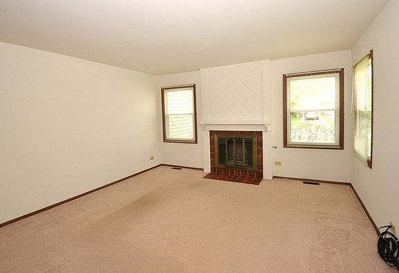 3rd image of 1123 Colony Lake Dr