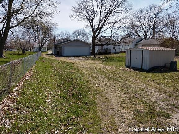 4th image of 1776 Brown Ave