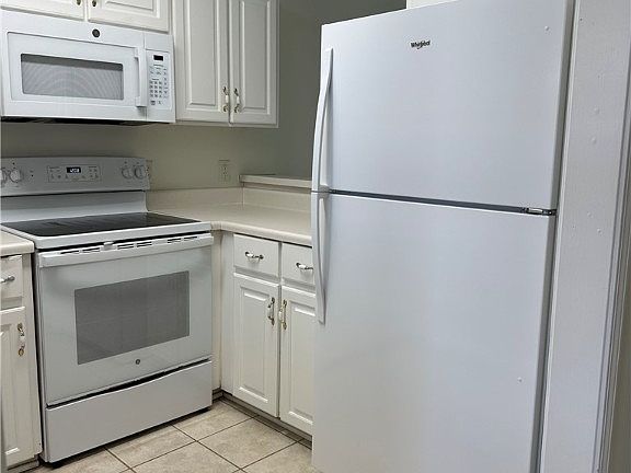 2nd image of 80 Aubrey Trl