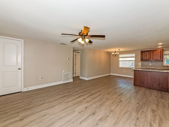5th image of 5045 Silk Oak Dr