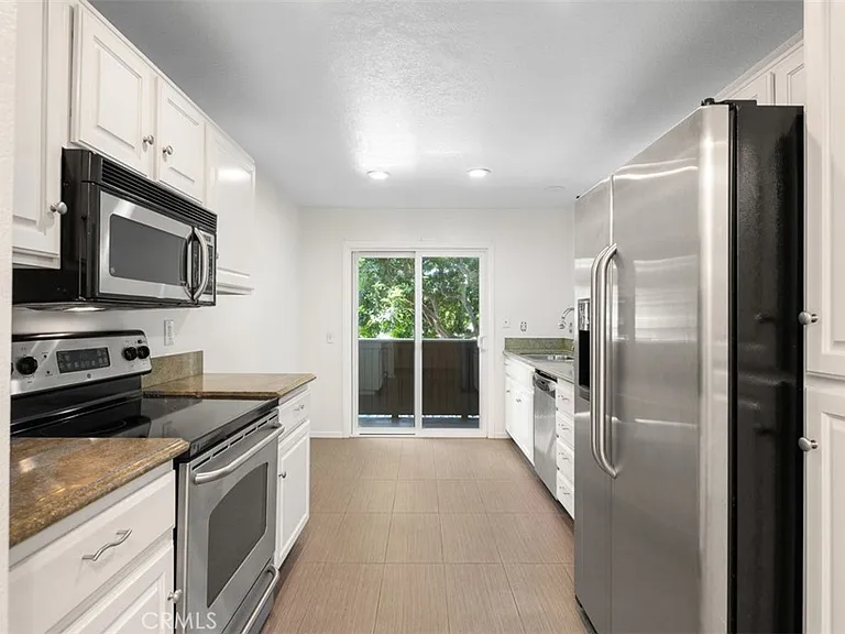 28 Corniche Dr #G — Photo 11