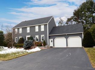 1 Straw Hollow Ln, Shrewsbury, MA 01545