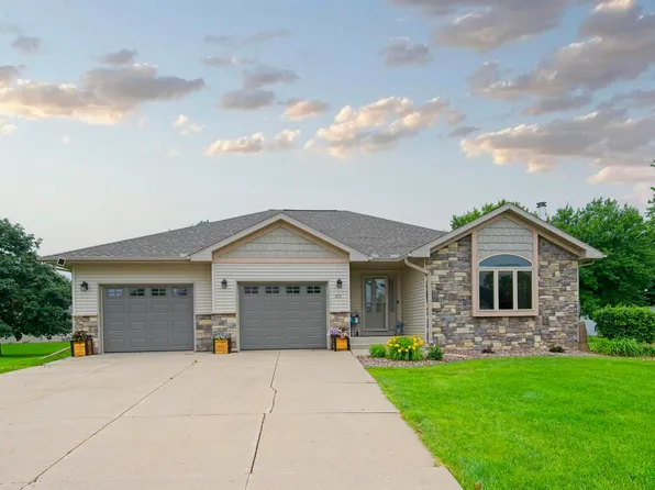 671 Corta Ct, Arlington, WI 53911
