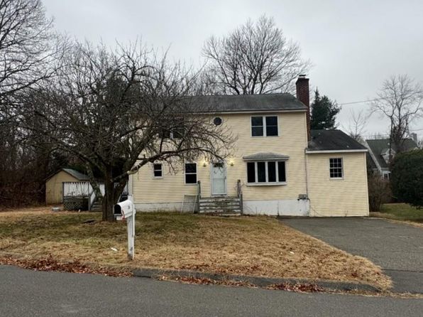 26 Pequonnock Rd, Trumbull, CT 06611