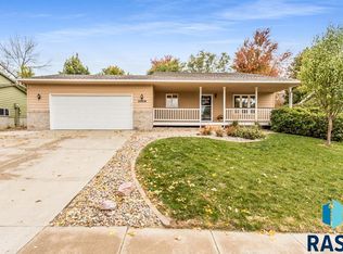 2009 S Gordon Dr, Sioux Falls, SD 57110