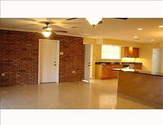 4th image of 7021 Bamberry St