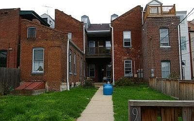 2nd image of 918 Russell Blvd #A