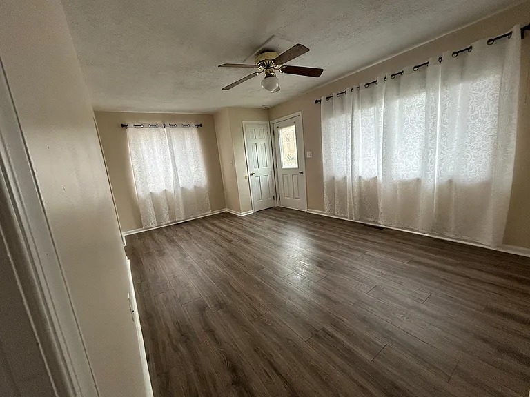 4283 Beechgrove Dr — Photo 3