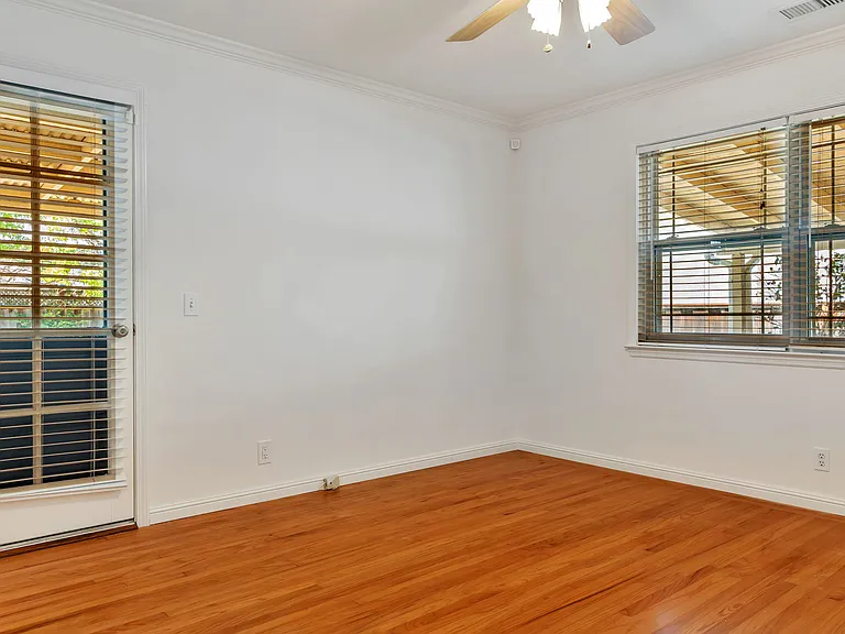 1228 Ruby St — Photo 17