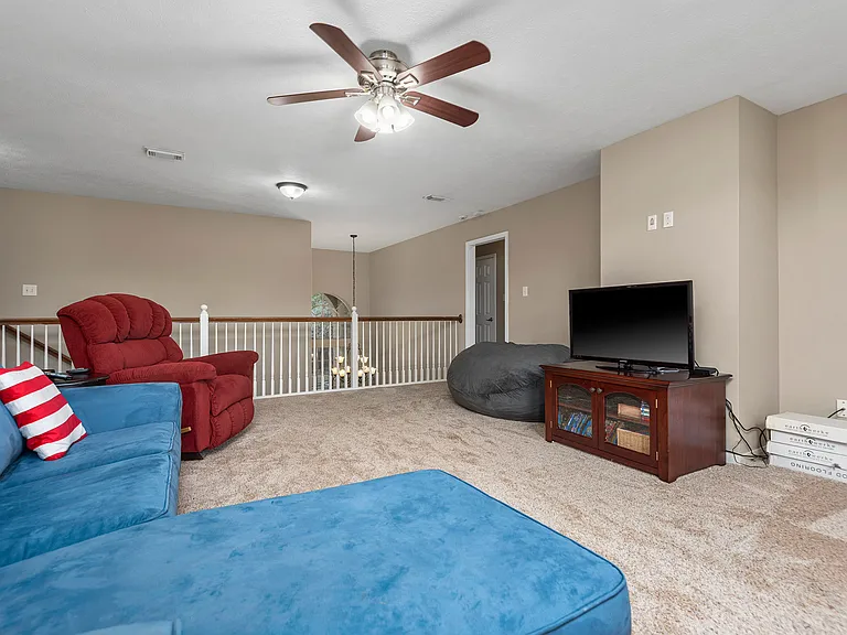 1719 Cantigny Ln — Photo 25