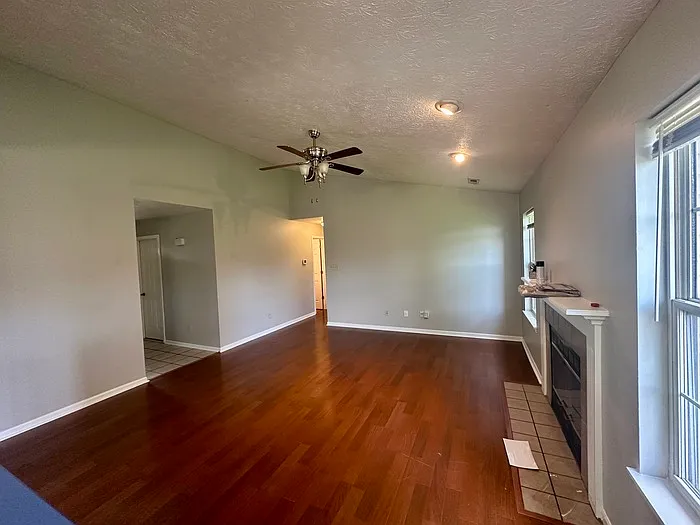 5960 Sycamore Forge Ln — Photo 3
