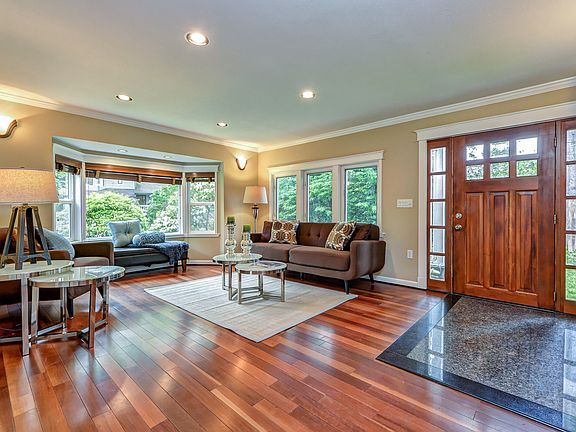 3rd image of 428 Janet Ave NE