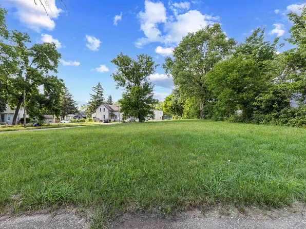 308 Buckbee St, Rockford, IL 61104