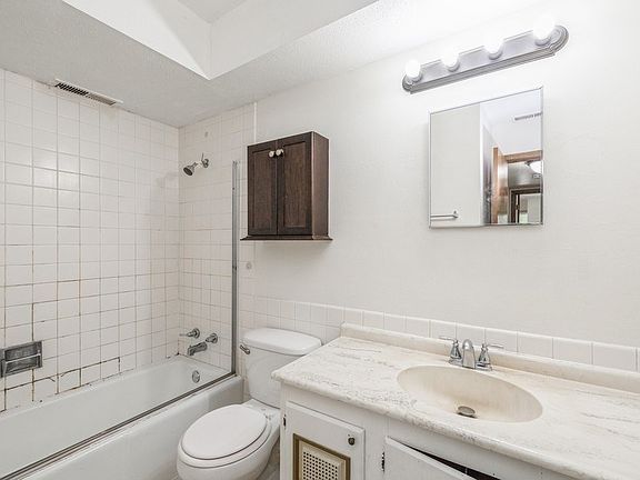 2nd image of 7815 Douglas Ave APT 205